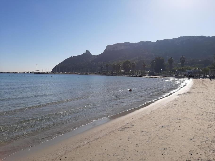 Casa Vacanze A Due Passi Dal Poetto マラカラゴーニス エクステリア 写真